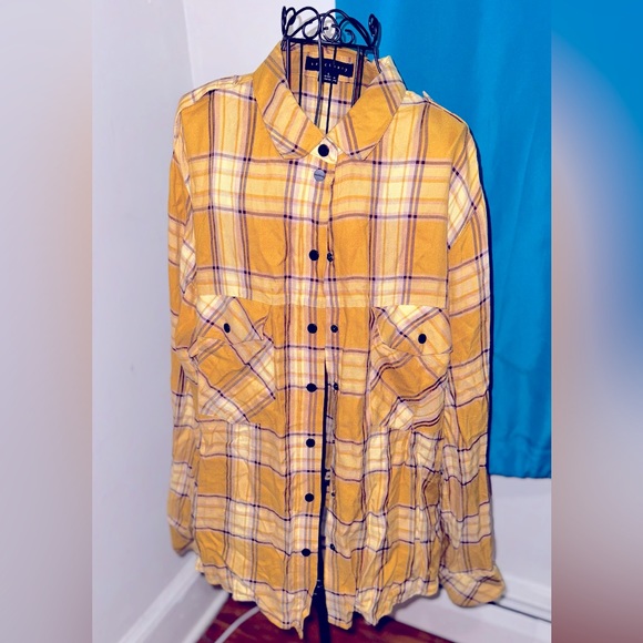 Snap Button down Plaid - Picture 1 of 1